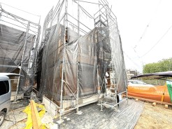 草加市新里町